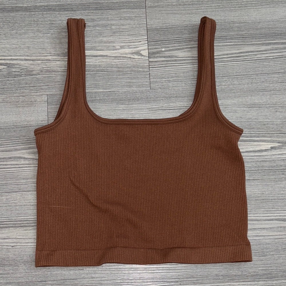 Brown crop tank